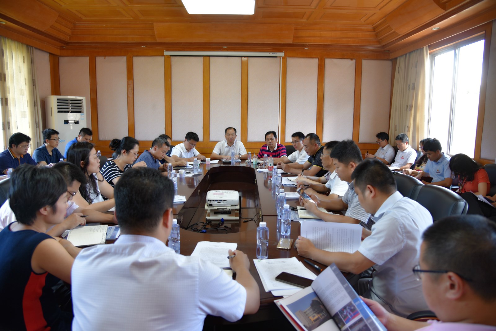 会议现场.jpg
