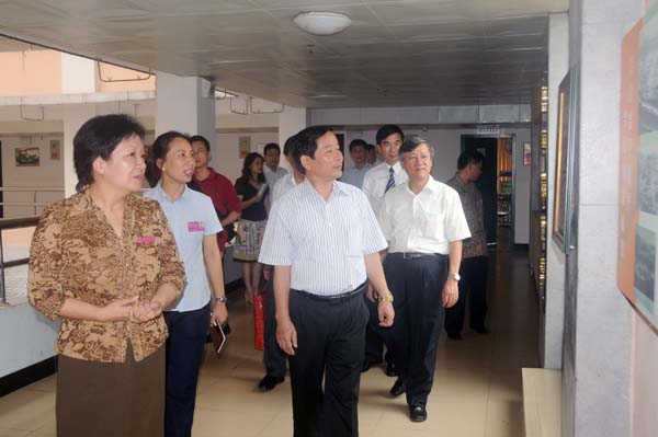 代表团                    </div></div> </div>
          
        </div>
      </div>
      <div class=