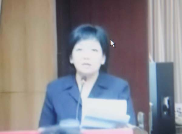 校党委书记王枬代表学校在会上做典型经验发言。