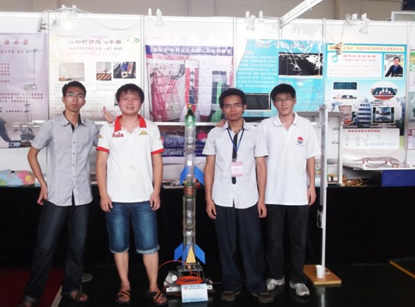 我校代表队和学生们的参评作品