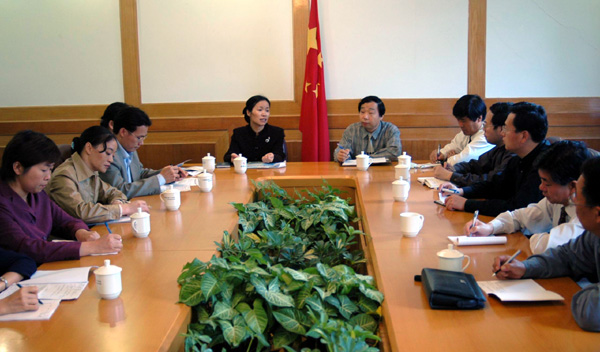 青岛地区高校思想政治教育研究会到我校考察。