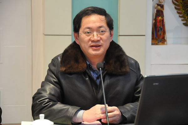 唐仁郭副书记汇报我校创建安全文明校园情况（宣传部 赵晋凯 摄）