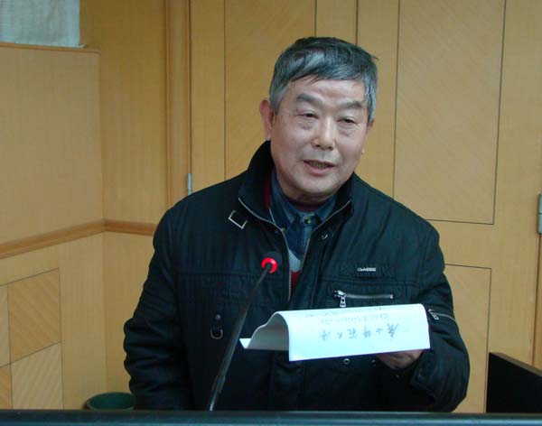 先进个人代表、校关工委顾问江士敏在发言