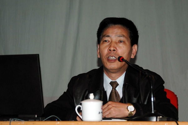 教育厅副厅长车芳仁到我校作高等教育形势报告