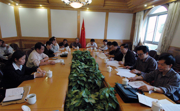 自治区先进性教育督导组到我校指导工作。