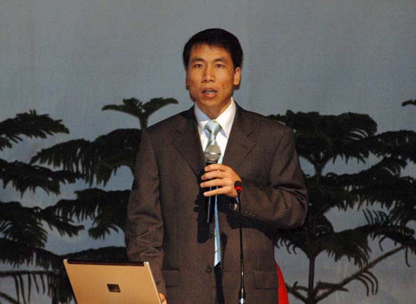 文旅学院张坚老师在说课。