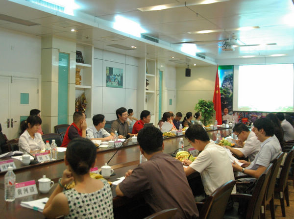 李传起副校长向检查组汇报项目实施情况及项目成果