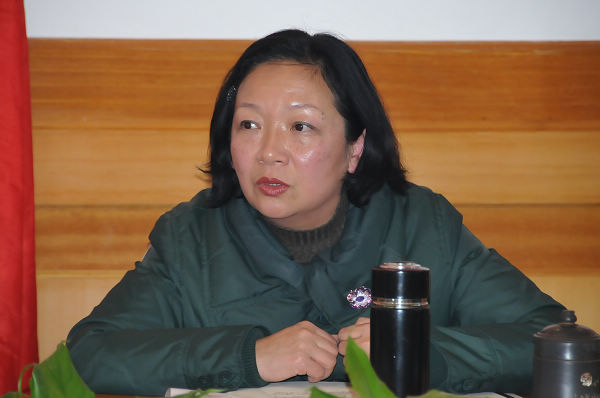 王枬书记主持会议