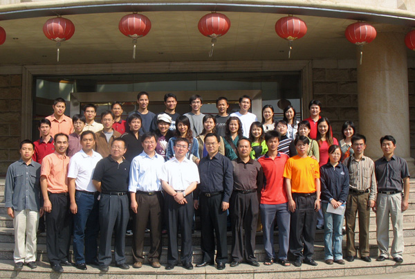 座谈会后合影。