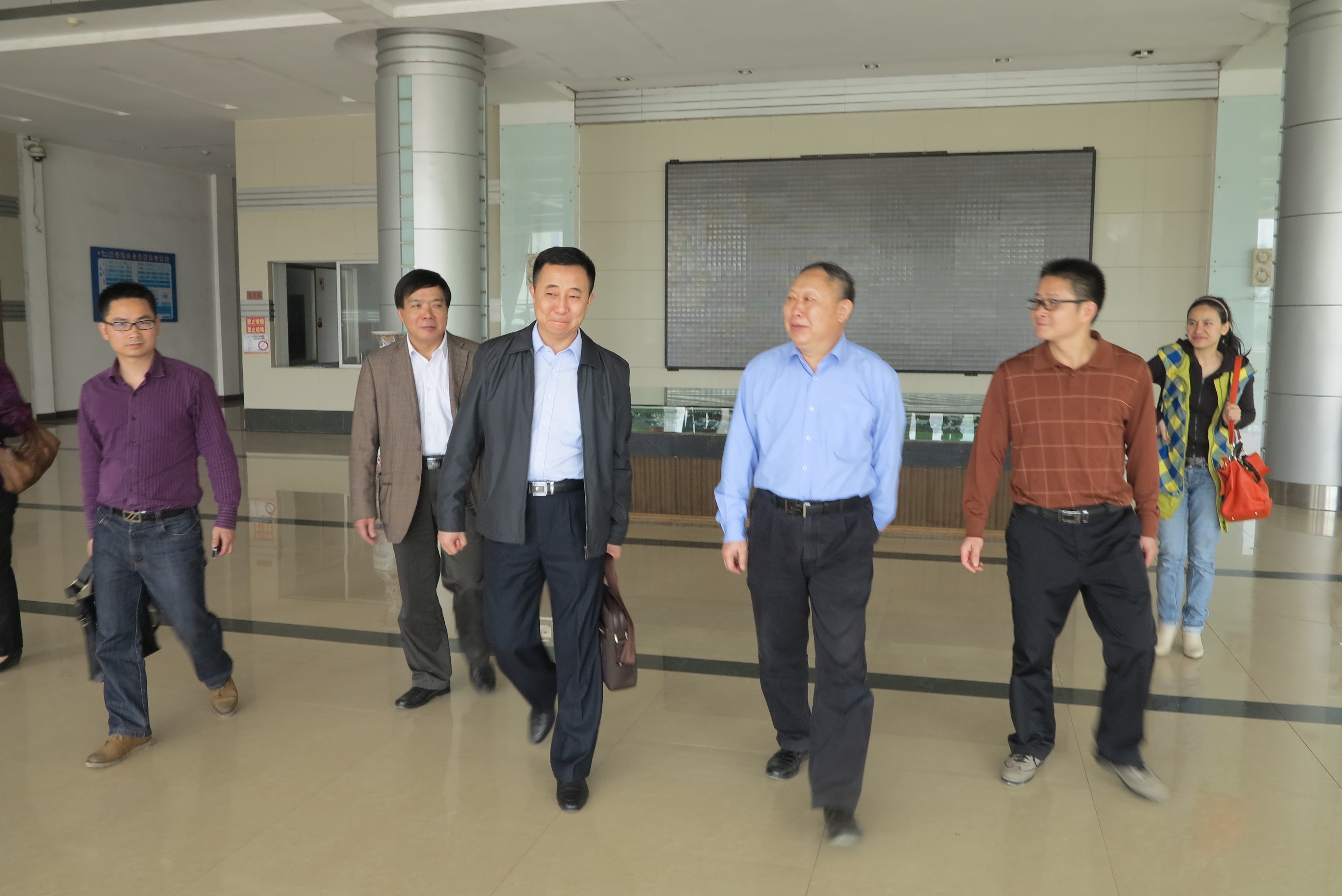 考察贺州学院新校区