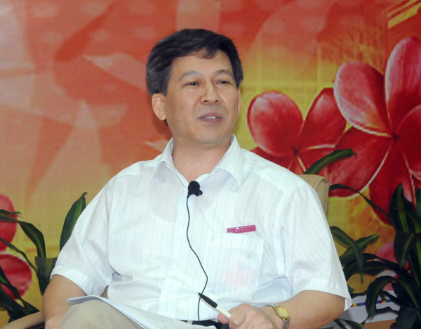 访谈嘉宾罗星凯教授。