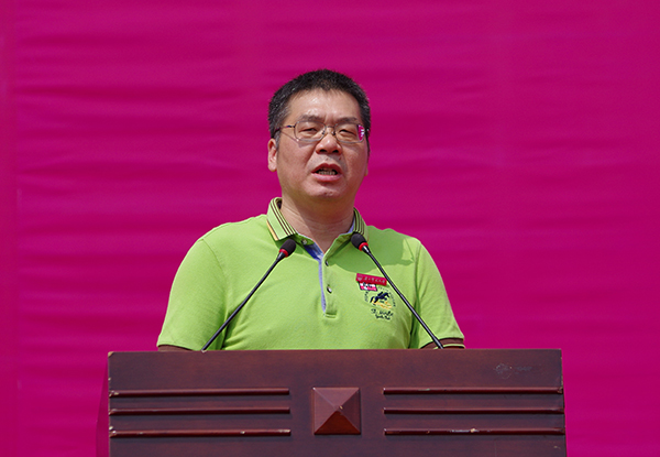 桂林海吉星农产品集团有限公司总经理、我校化学与药学学院（原化学系）1981级校友覃康 发言