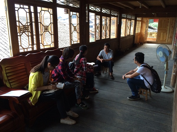 城镇化与民生——广西师大实践考察小组采访龙胜县泗水乡白面瑶寨村长