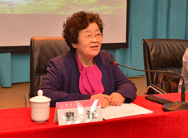 中央人民广播电台播音艺术家黎江讲党课（大学生通讯社 罗钰茹 摄）