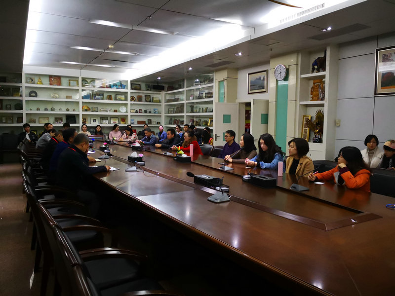 我校评卷点评卷教师培训会会议现场.jpg
