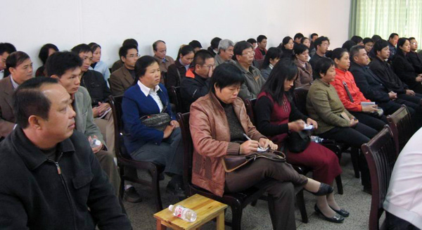 后勤系统召开管理层评建创优再动员会议。