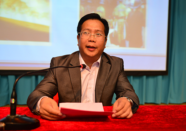 副校长覃卫国讲话