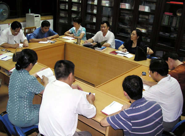 成教院直属党支部扎实开展保持共产党员先进性教育活动。