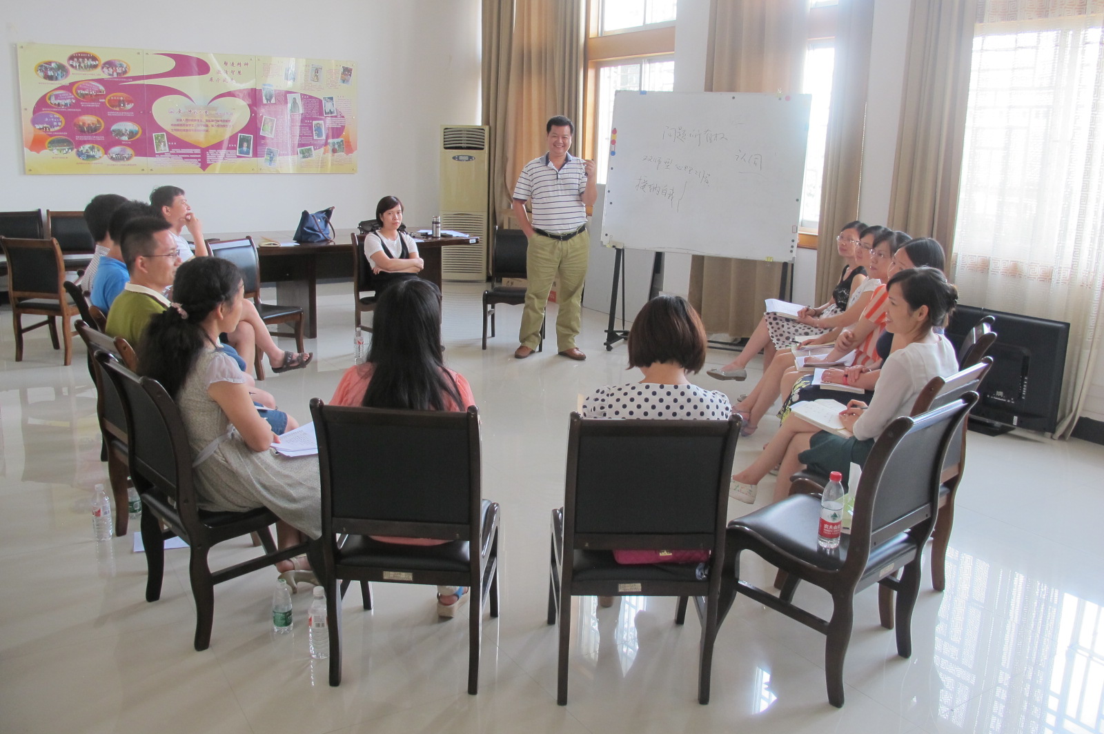 何昭红教授在进行督导