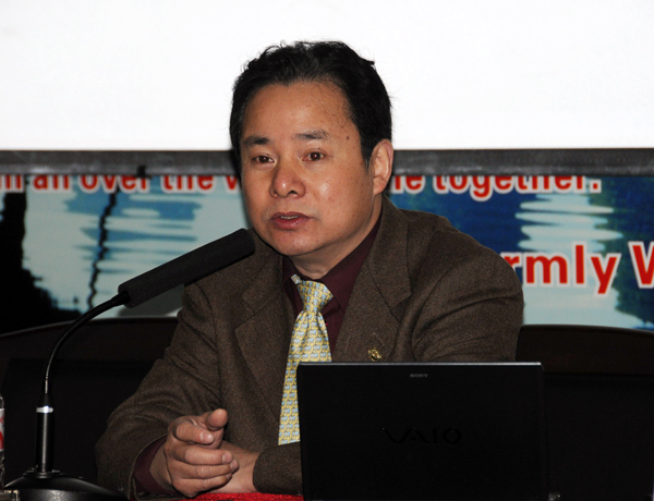 教育部国际司岑建君副司长在开幕式上做报告。