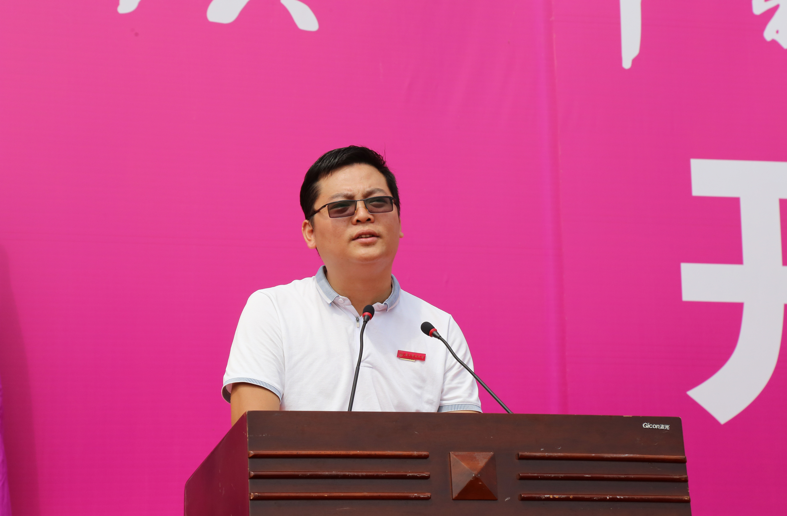 广西漓江小聚餐饮酒店管理公司董事长、广西凯翔企业管理有限公司董事长、广西南宁市餐饮协会副会长、我校法学院政治与公共管理学院（原法商学院）2003级校友扬柳明9.jpg