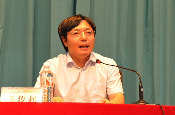 李传起副校长致辞