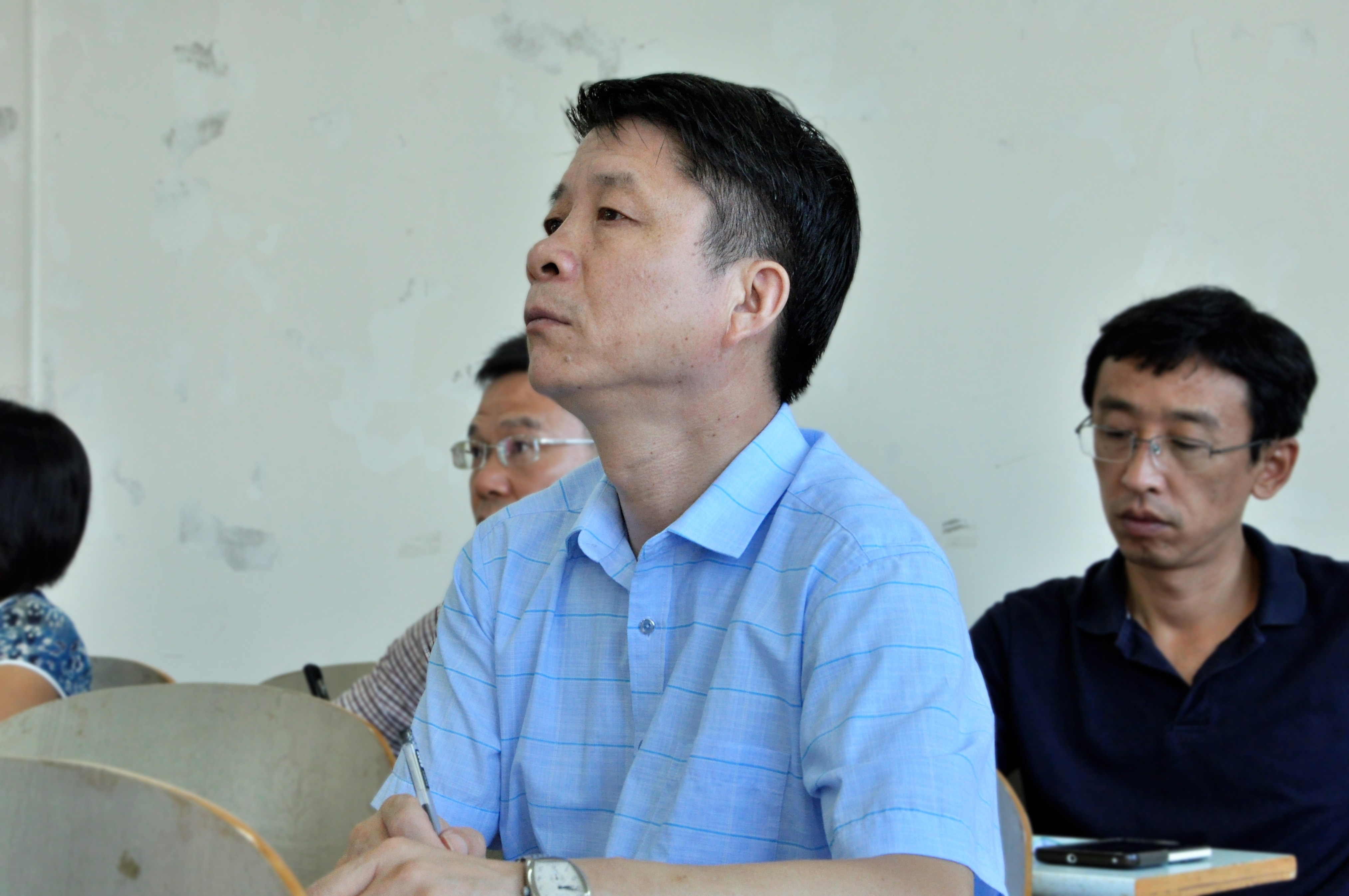 我校副校长孙杰远到经管学院听课（大学生通讯社李梦瑞摄）.JPG