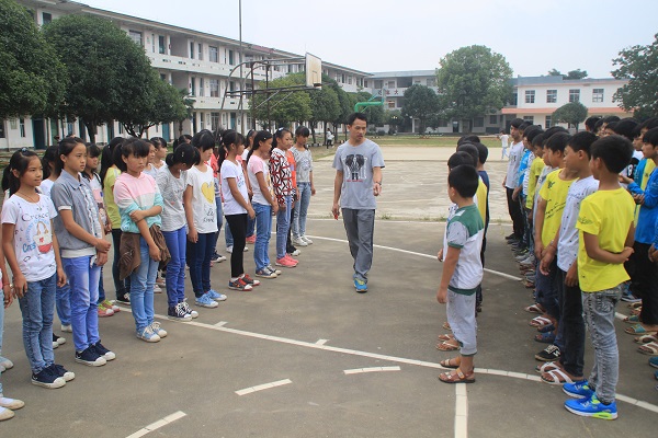 研究生支教团成员黄鹏                    </div></div></article>
                    </div>
                    <div id=