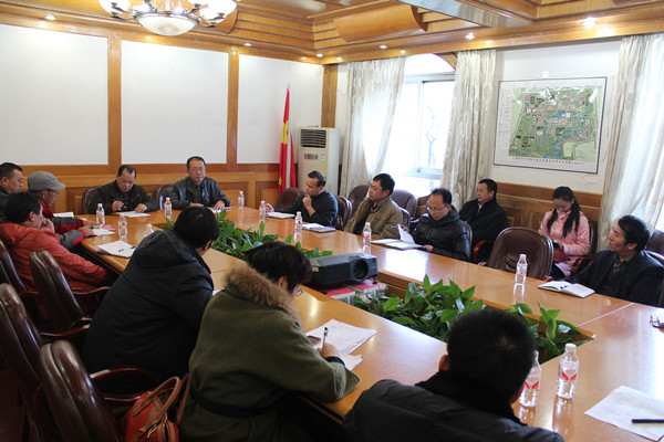 1月2日下午，我校在校办三楼会议室召开成人高等教育工作会议