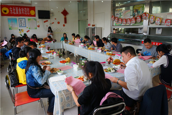 “校长午餐会“现场（大学生通讯社 奉偲茗 刘纯业 摄）