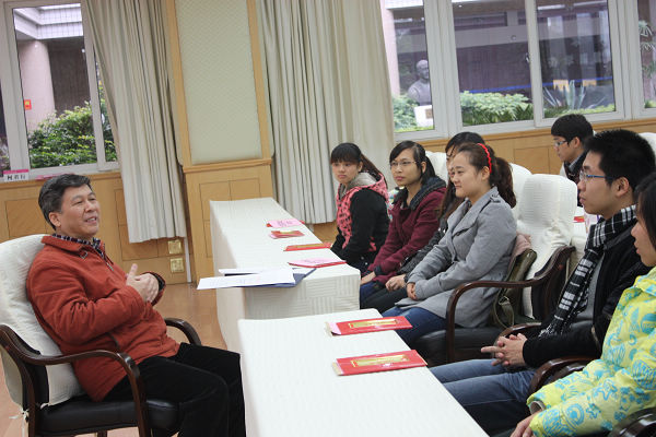 罗星凯教授与获奖学生座谈交流