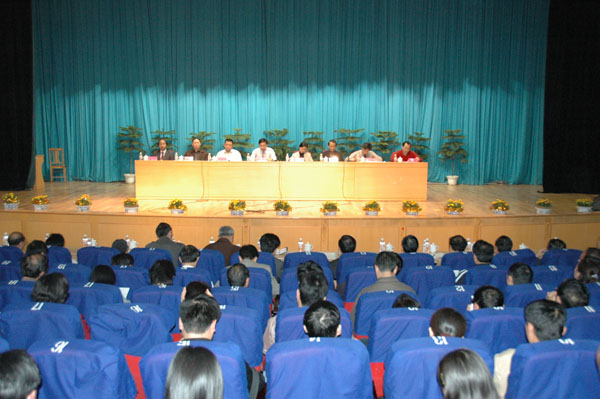 我校召开评建工作情况通报会暨教育思想大讨论布置会