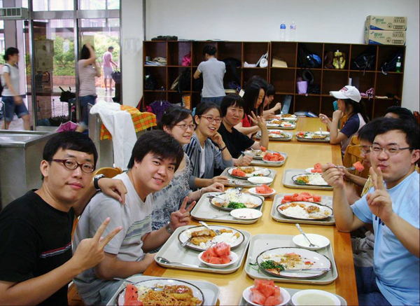 2005年赴韩国交换生。