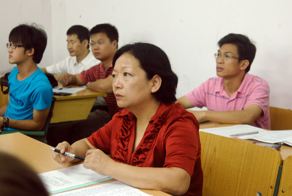 王枬书记在历史文化与旅游学院听课