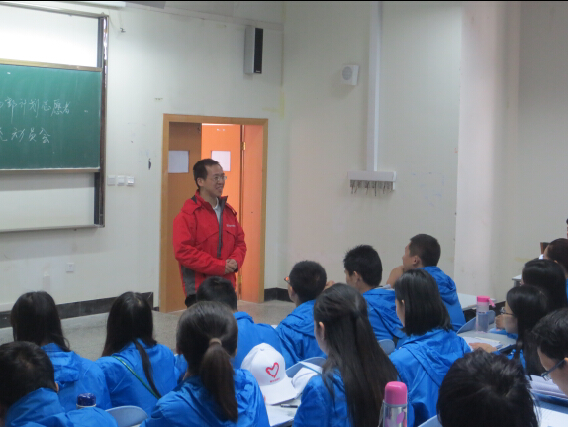 团区委刘玄启副书记看望出征西藏的同学