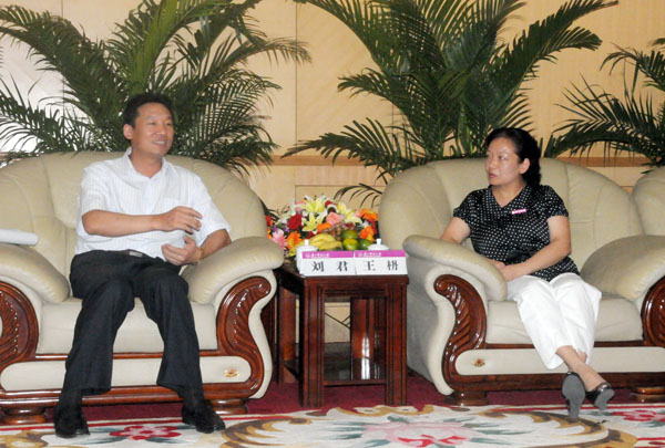 刘君书记在座谈会上讲话。