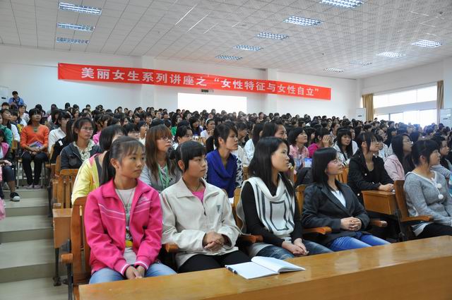 500余名师生到场聆听讲座(广西幼儿师范高等专科学校网站资料图)