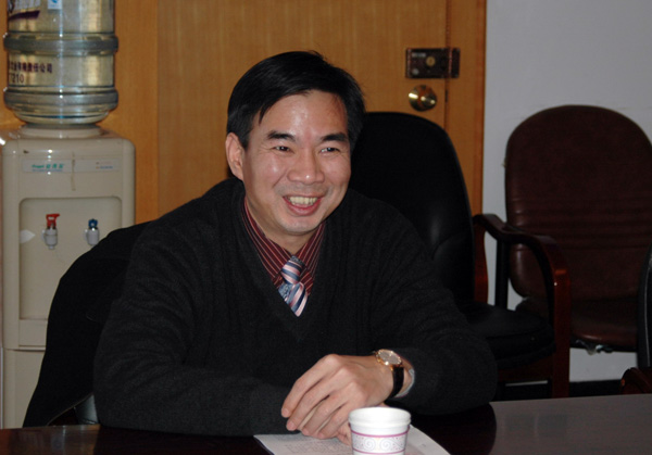 梁宏校长致欢迎词。