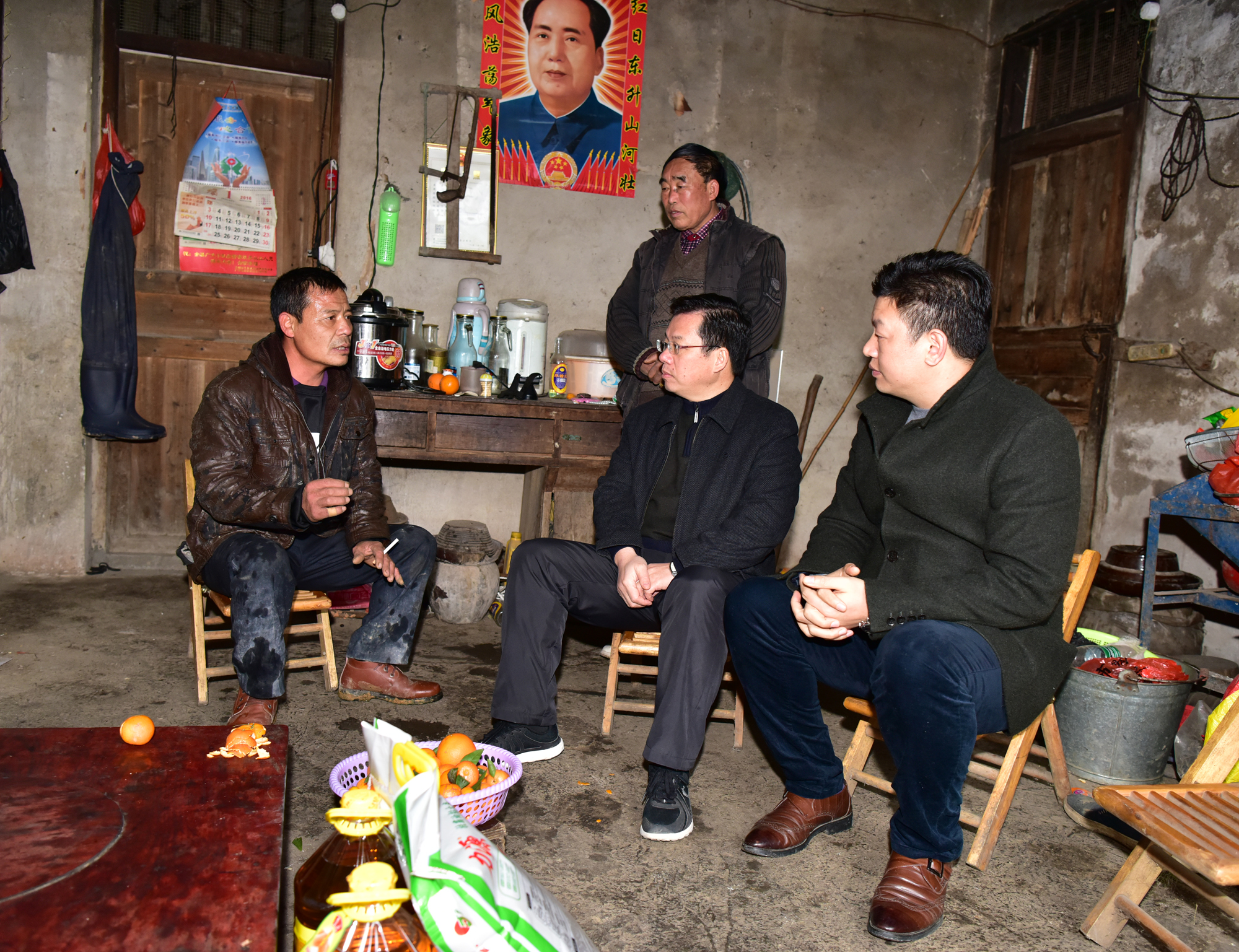 与帮扶对象交流9.jpg