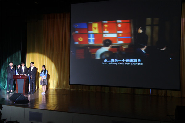 播放《桂林抗战专题片》视频