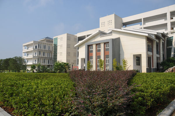 雁山校区文科教学                    </div></div></article>
                    </div>
                    <div id=