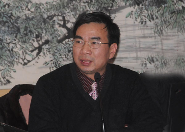 梁宏校长在会上讲话。