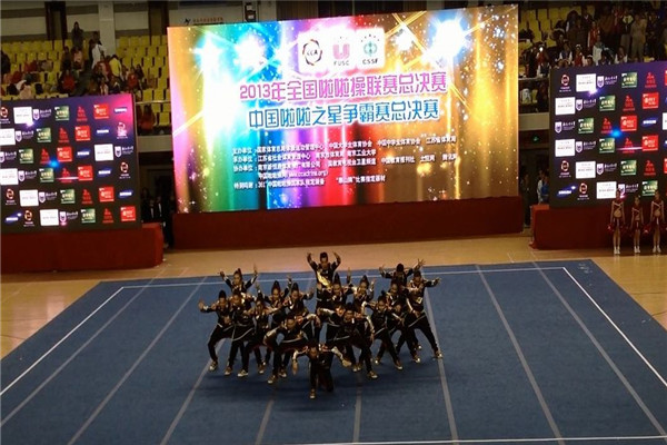 我校参赛队员比赛中