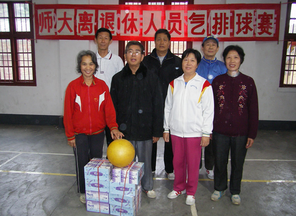 获得第一名的南院一队运动员合影。