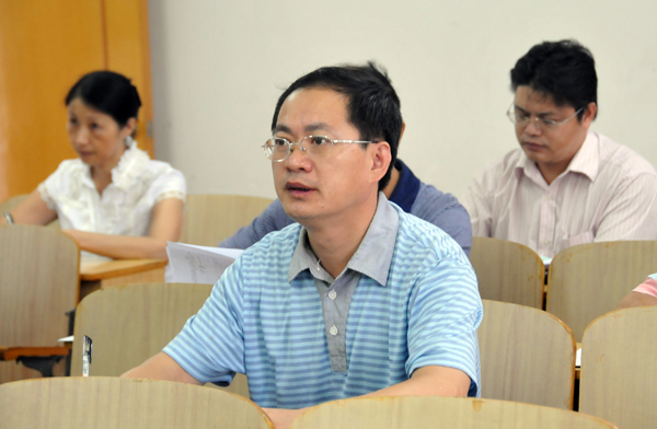 唐仁郭副书记在环境与资源学院听课