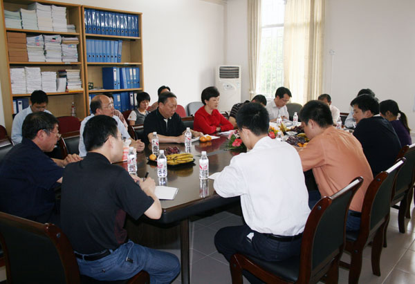 自治区教育厅加大教育投入调研工作小组来我校调研。