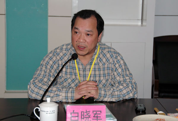 白晓军副校长在会上发言。