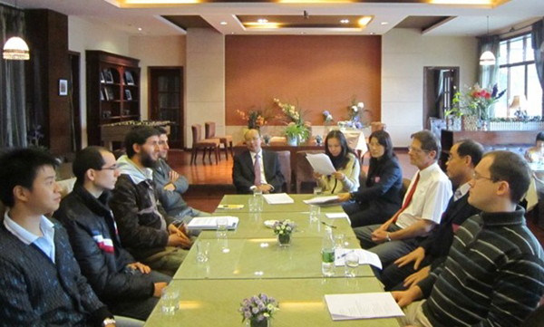 副校长蔡昌卓与外专外教座谈