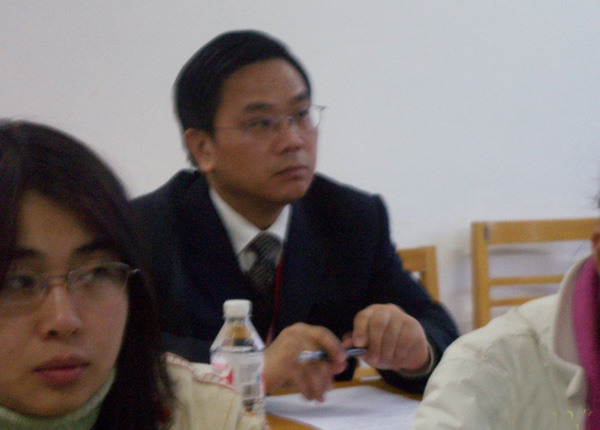 陈时见教授到田家炳教育书院419教室听了教育科学学院林泳海教授的《实验心理学》课。