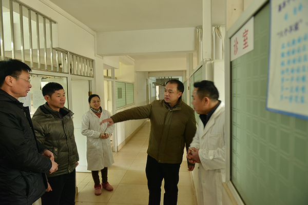 赵铁副书记去雁山校区校医院检查